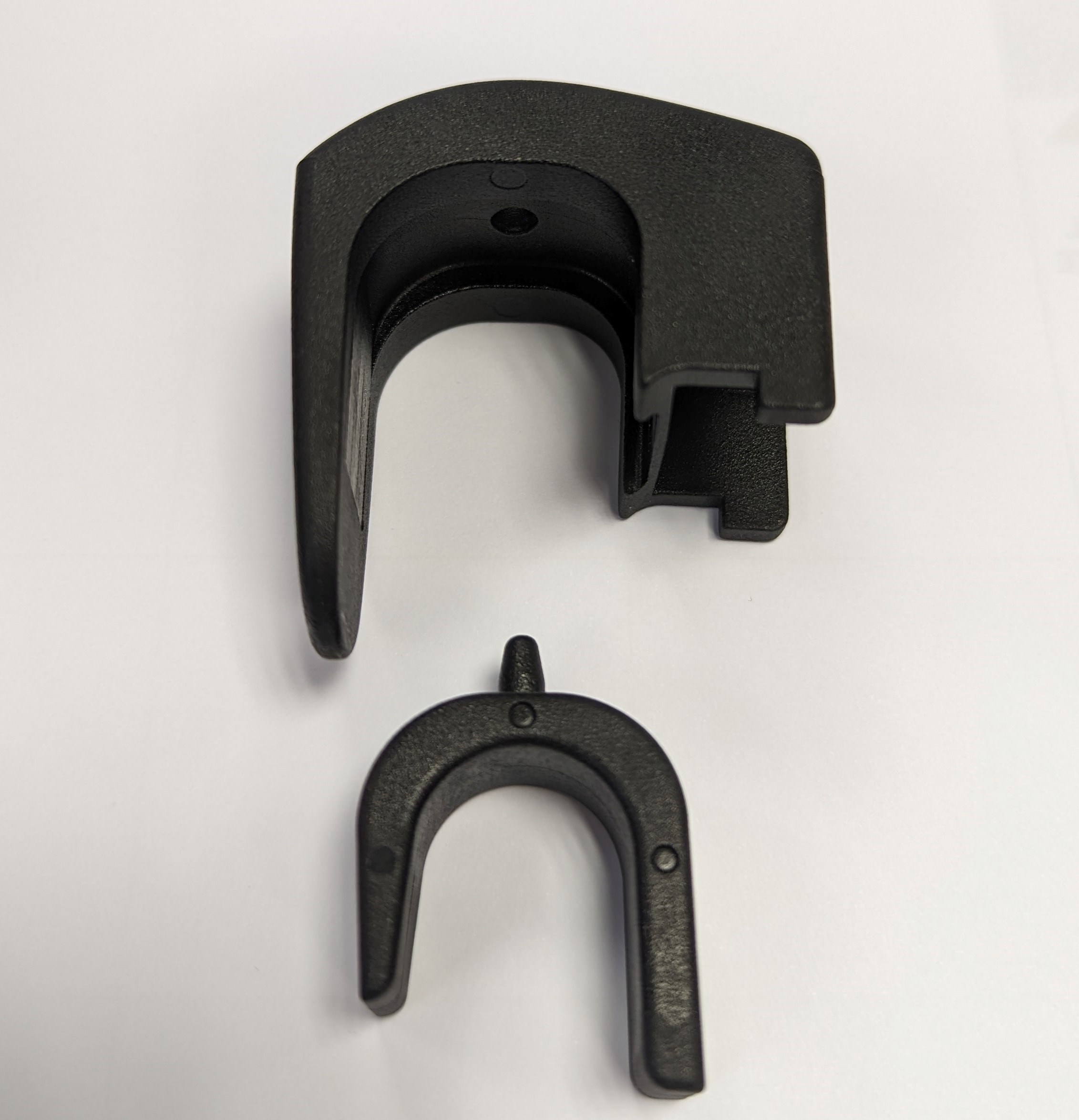 LG834 Rixen Kaul Hooks For Kettler Rail 14mm< 22mm (4 hooks + inserts in PE bag)
